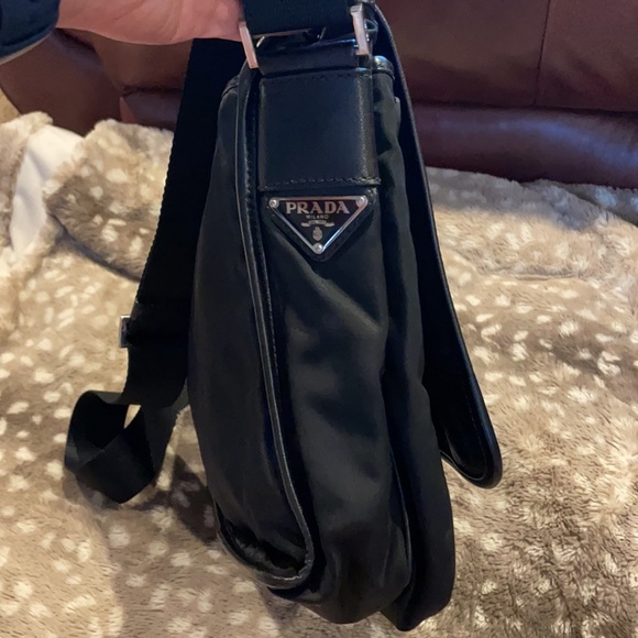 PRADA - Picture 3 of 7